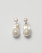 Baroque pearl earrings_silver