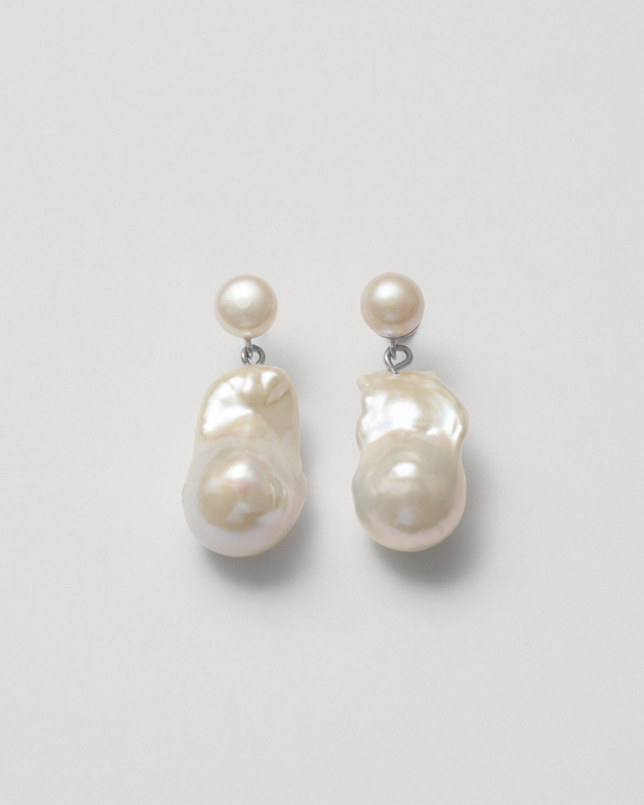 Baroque pearl earrings_silver