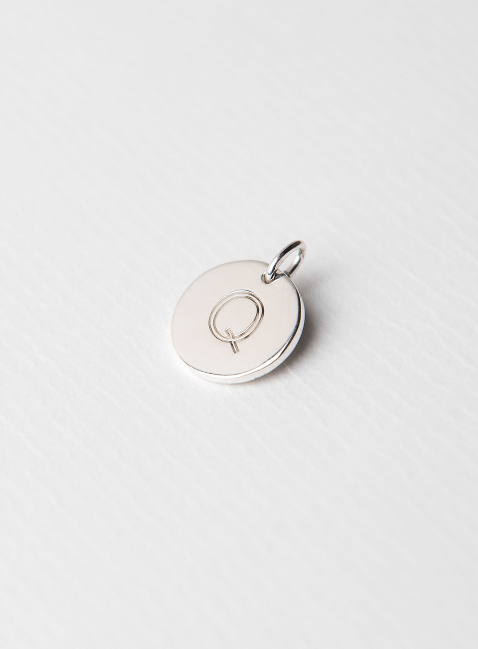 LETTER-Q-SYMBOL-SILVER-1