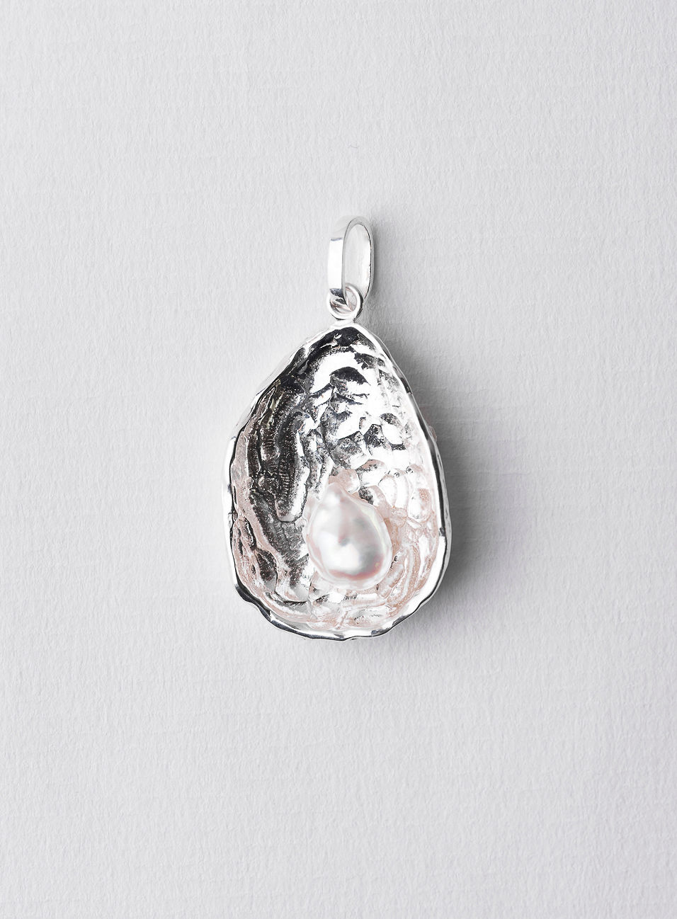 Oyster Pearl Symbol Silver