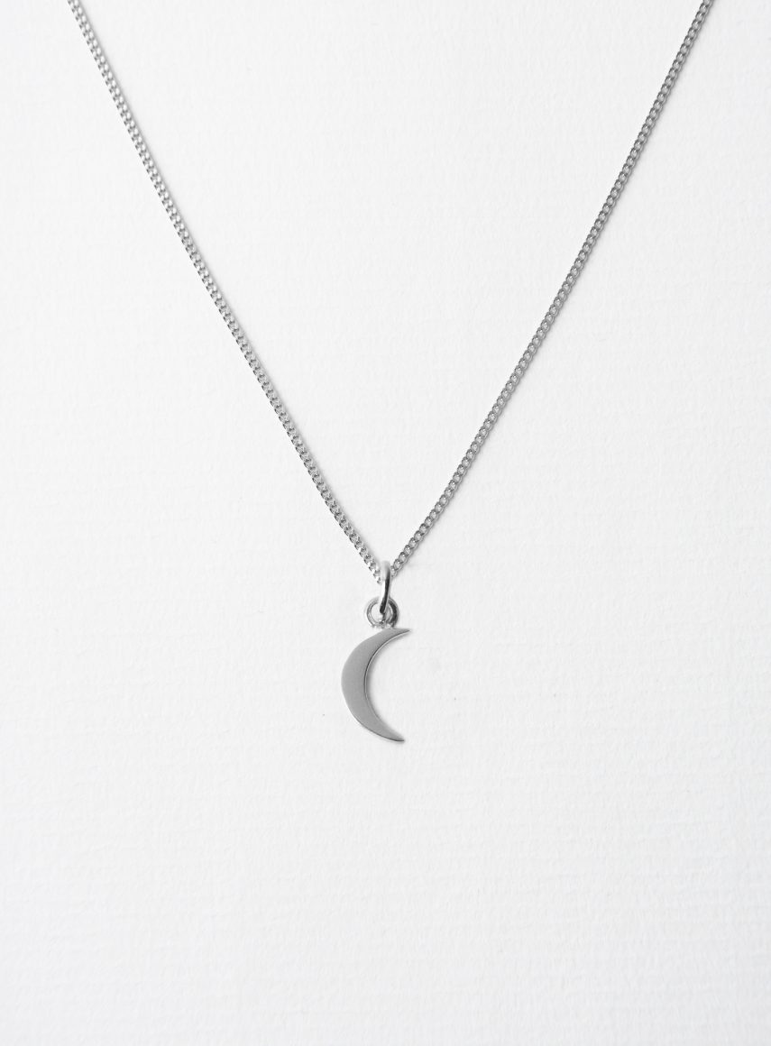 Small Moon on Plain Chain Short Silver