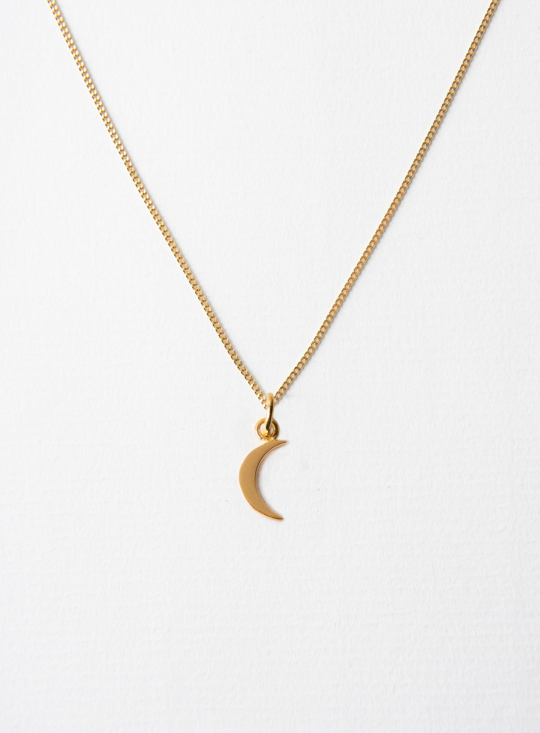 Small Moon Gold on Plain Chain 45 cm