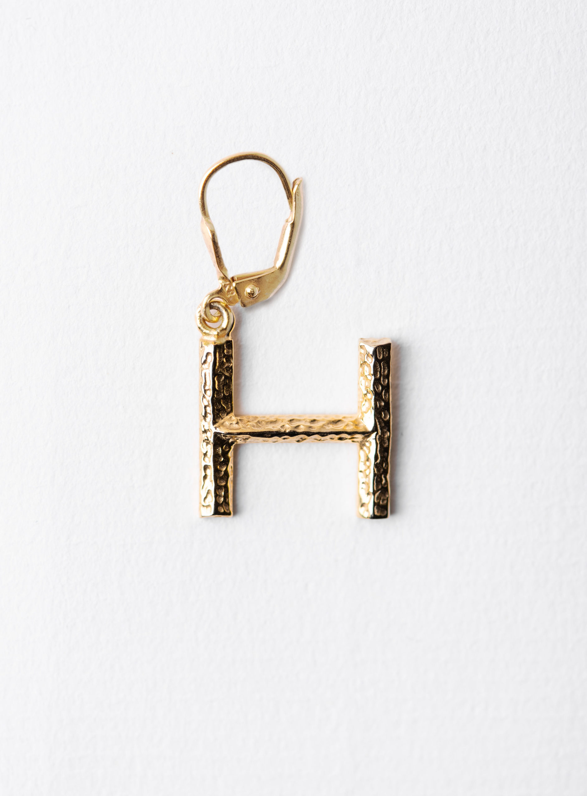 Signature Letter H Earring Gold