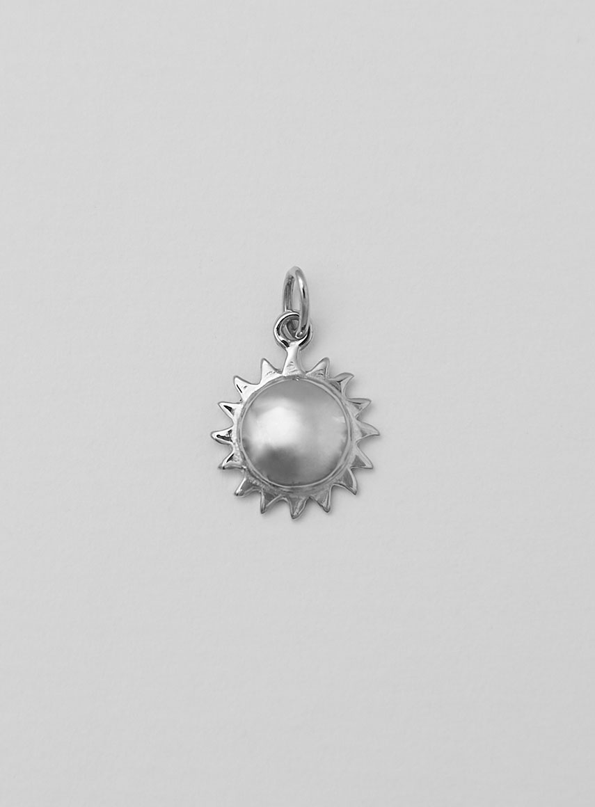 Mini Sun Shiny Silver on Thin Chain Silver