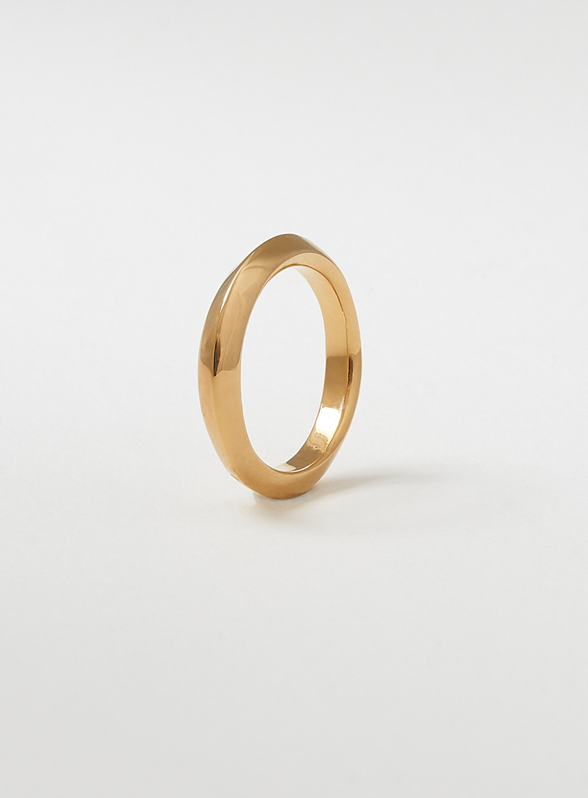 Thin Swirl Ring Gold