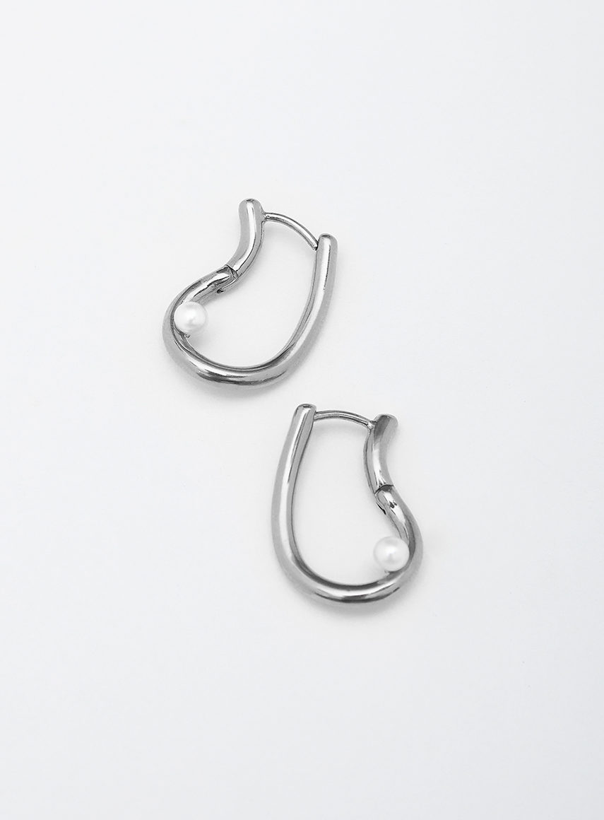 Oyster silhouette pearl hoops silver