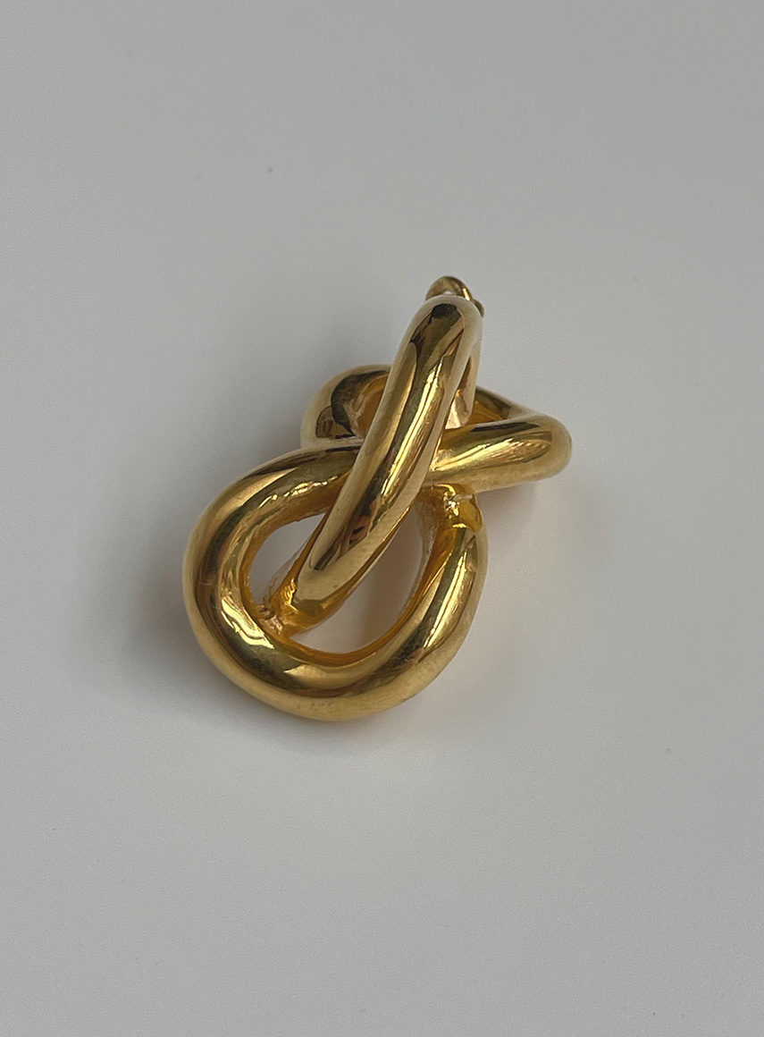 Knot pendant