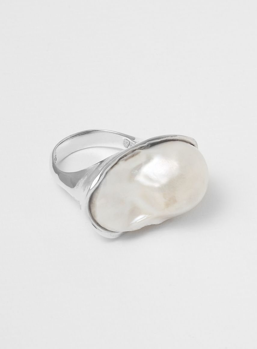 Giant Pearl Ring Silver