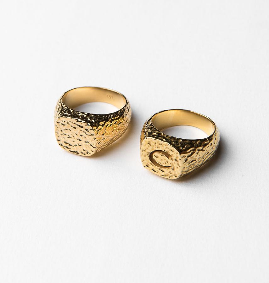 oval structured ring gold