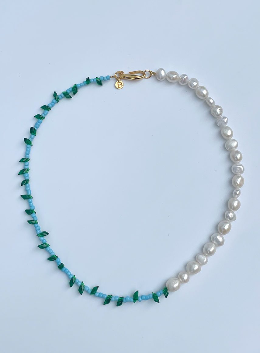 Mixed pearl necklace ocean