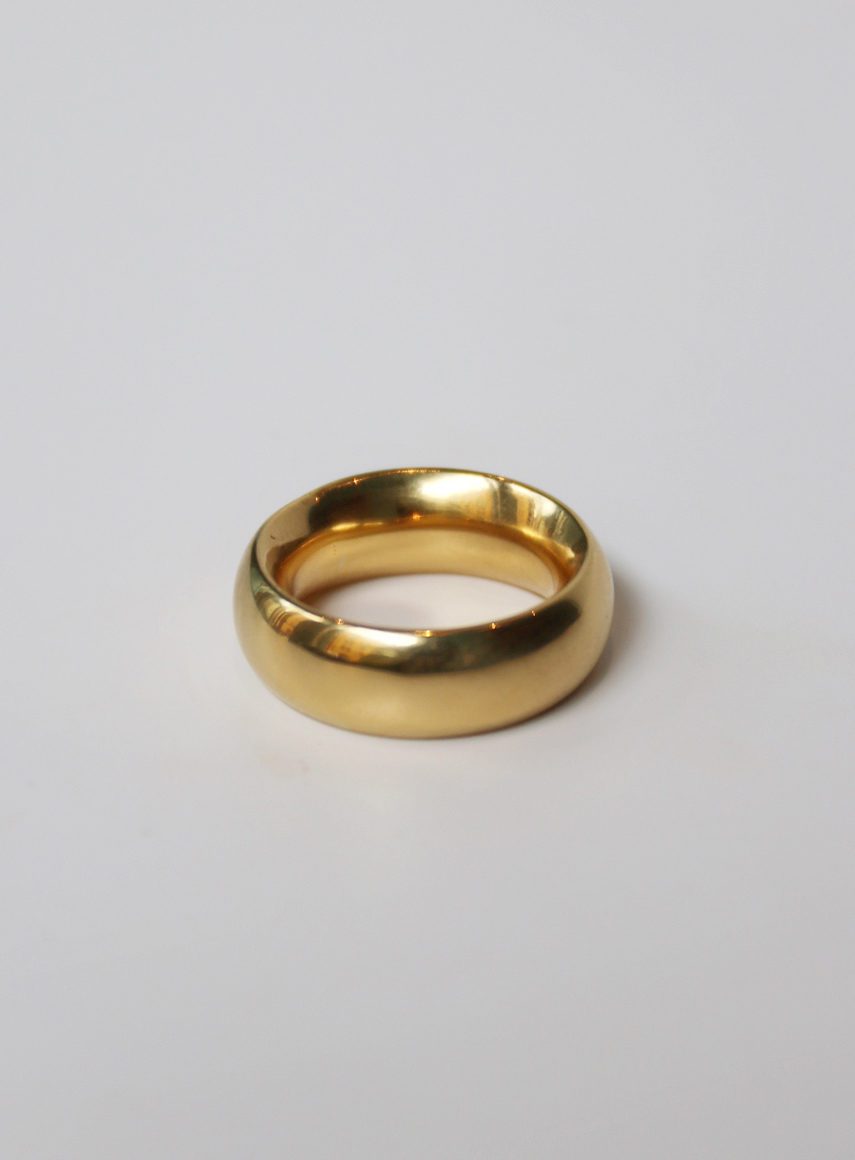 Round ring thick shiny gold