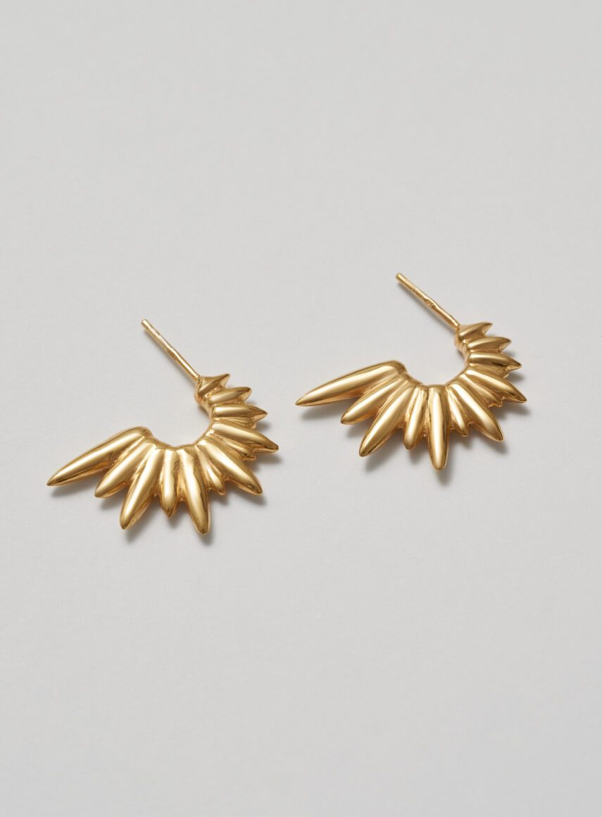 Spiky earrings gold